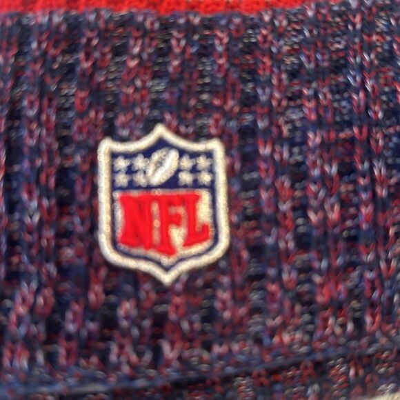 🧢 New England Patriots Vintage Pom Beanie - Picture 2 of 3
